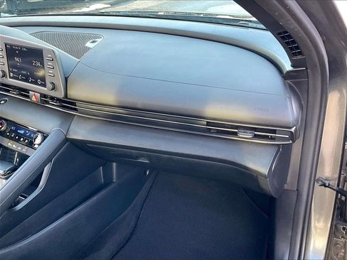 Used 2025 Hyundai Elantra Sport image 12