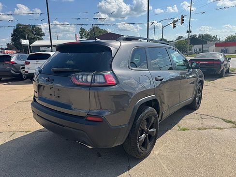 Used 2020 Jeep Cherokee Latitude Plus AWD/4WD image 5