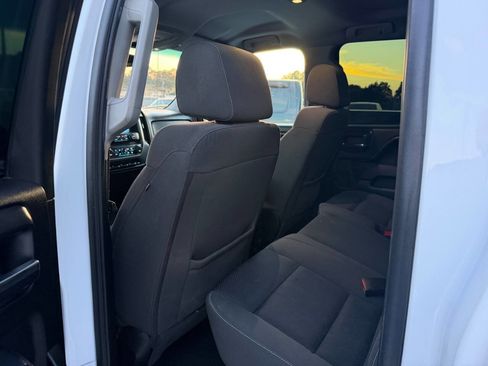 Used 2017 GMC Sierra 1500 SLE w/ SLE Value Package AWD/4WD image 8