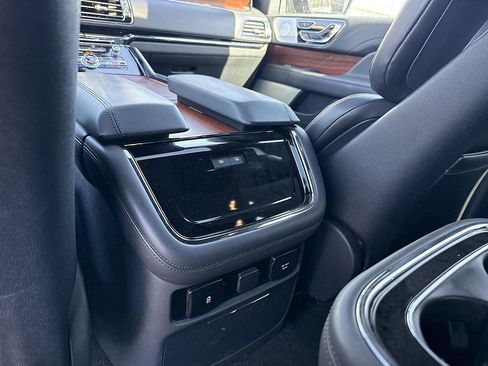 Used 2024 Lincoln Navigator Reserve AWD/4WD image 21
