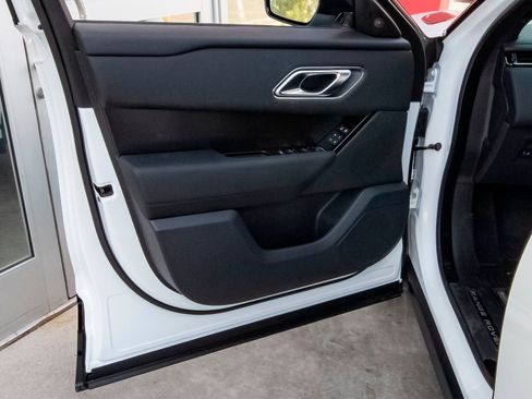 New 2026 Land Rover Range Rover Velar Dynamic SE image 33