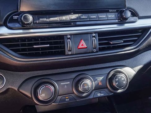 Certified 2021 Kia Forte GT-Line image 22