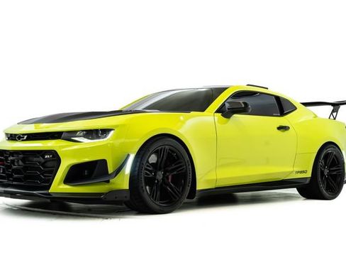 Used 2021 Chevrolet Camaro ZL1 RWD image 8
