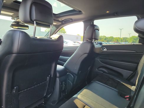 Used 2021 Jeep Grand Cherokee Laredo X image 14