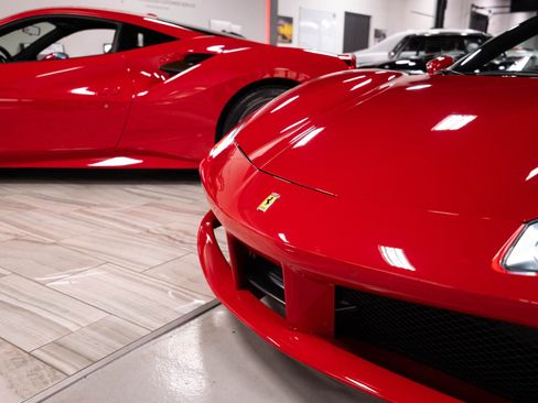 Used 2016 Ferrari 488 GTB RWD image 86