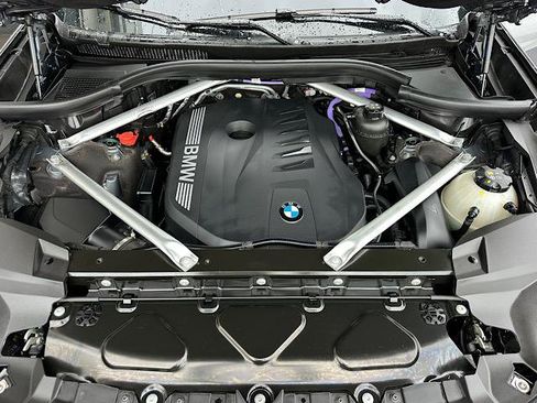 Certified 2024 BMW X7 xDrive40i w/ M Sport Package image 14