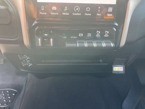 Used 2024 RAM 2500 Laramie w/ Safety Group AWD/4WD image 27