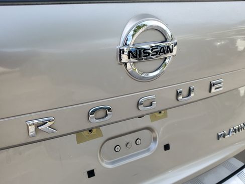 Certified 2021 Nissan Rogue Platinum image 31