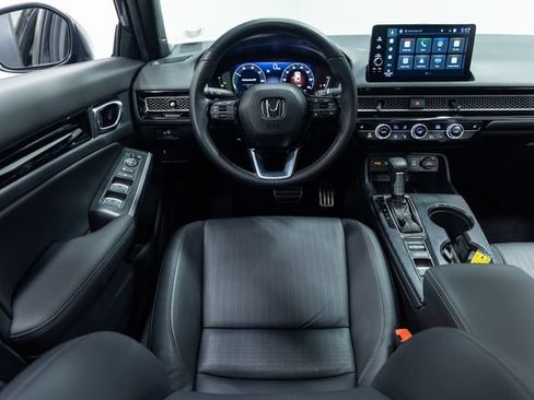 Used 2025 Honda Civic Sport Touring image 3