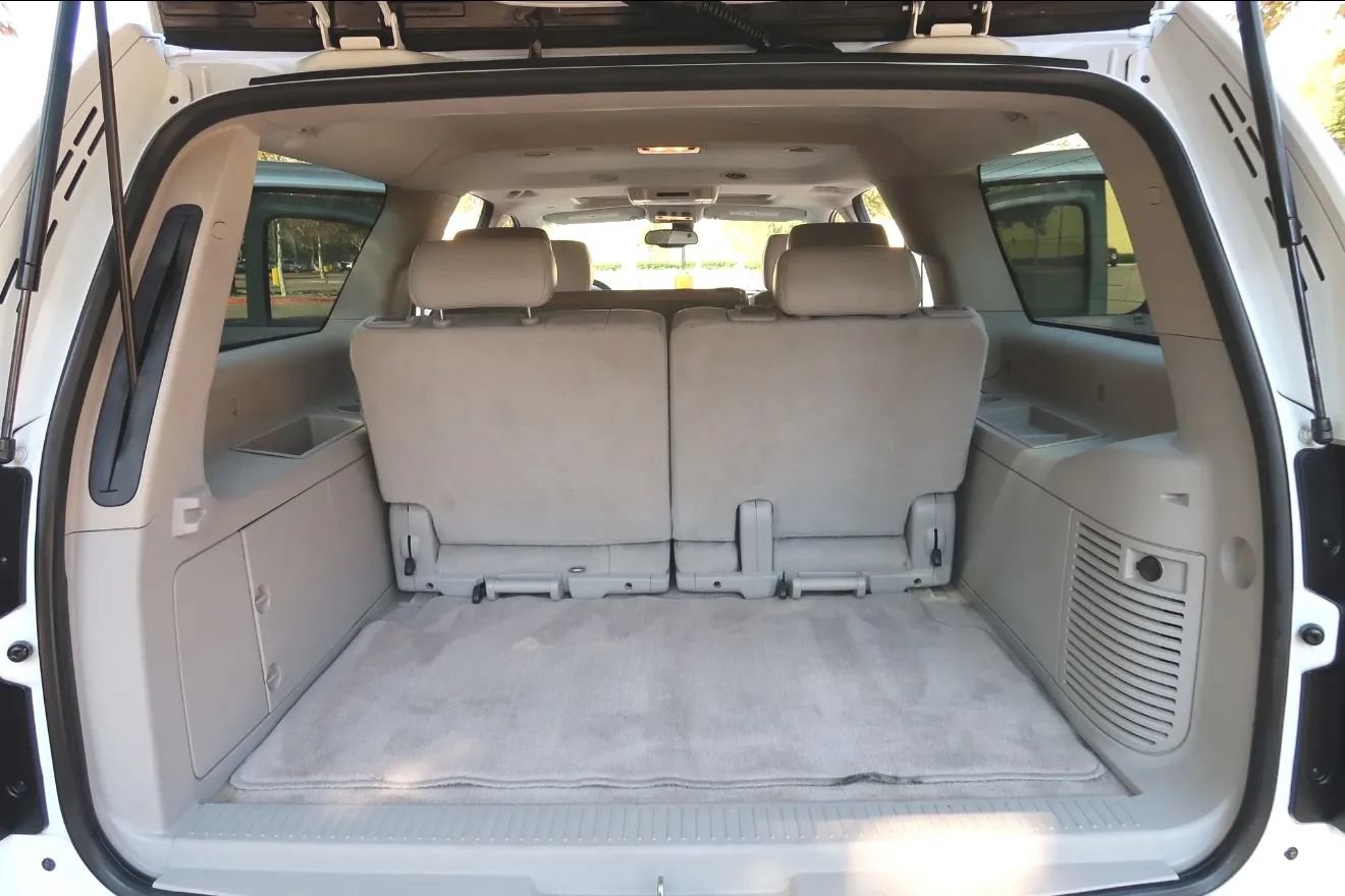 Used 2007 Chevrolet Suburban LTZ w/ LTZ Preferred Equipment Group RWD image 22