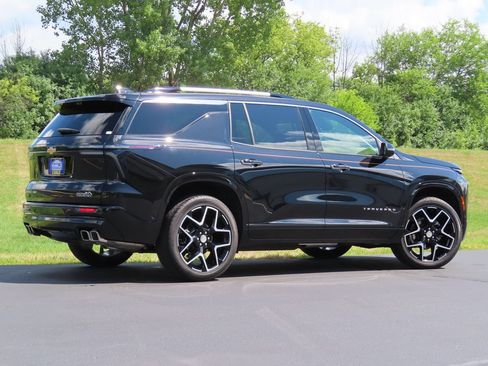 Certified 2025 Chevrolet Traverse High Country AWD/4WD image 3