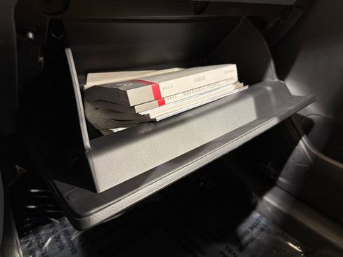 Used 2023 Toyota RAV4 LE image 28