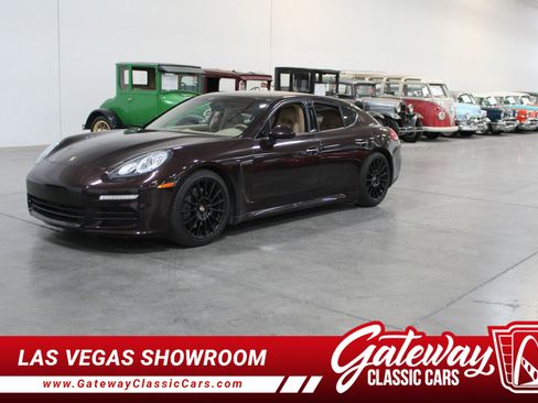 Used 2014 Porsche Panamera 4 image 1