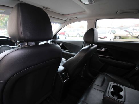 Used 2022 Kia Niro EX Premium image 17