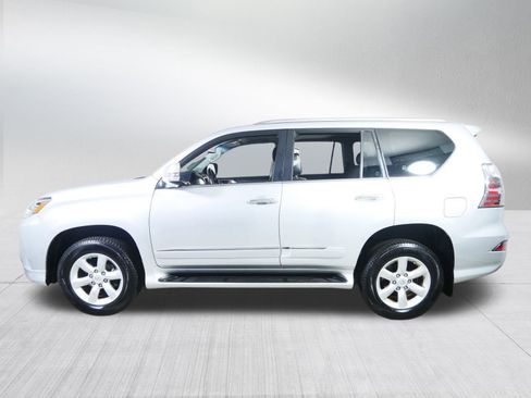 Used 2015 Lexus GX 460 image 4