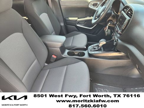 Certified 2025 Kia Soul LX w/ LX Technology Package FWD image 13