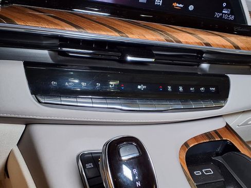 Certified 2023 Cadillac Escalade ESV Sport Platinum w/ Heavy-Duty Trailer Package image 5