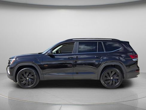 Certified 2026 Volkswagen Atlas SE w/ Panoramic Sunroof Package FWD image 3
