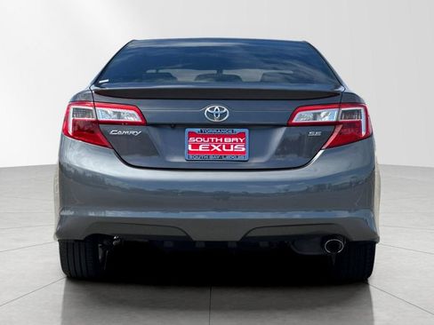 Used 2014 Toyota Camry SE FWD image 5