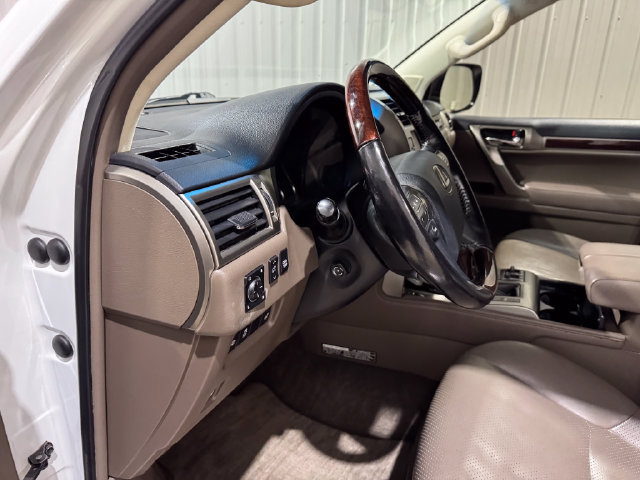 Used 2017 Lexus GX 460 Luxury w/ Preferred Accessory Package AWD/4WD image 11
