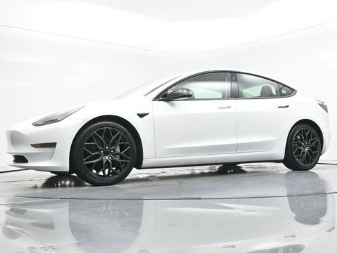 Used 2021 Tesla Model 3 Standard Range Plus RWD image 40