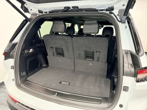 New 2026 Jeep Grand Cherokee L Limited AWD/4WD image 9