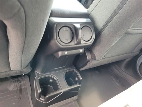 New 2025 Jeep Gladiator Sport image 9