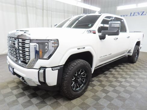 Used 2024 GMC Sierra 3500 Denali w/ Denali Reserve Package image 6