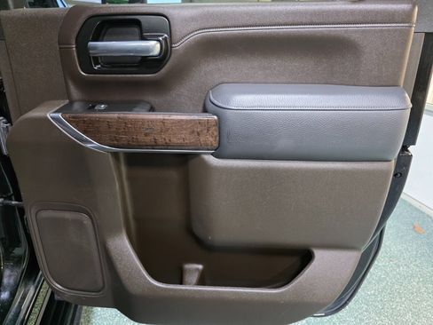 Used 2021 GMC Sierra 2500 Denali w/ Denali Black Diamond Edition image 37