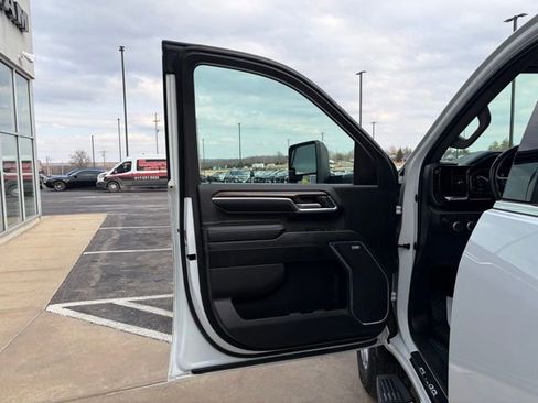 Used 2024 GMC Sierra 2500 SLT w/ Texas SLT Premium Package image 10