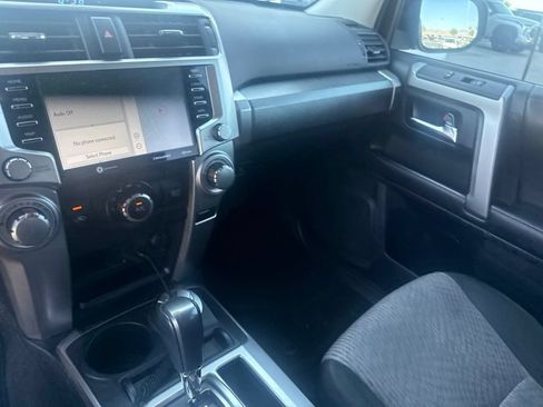 Used 2020 Toyota 4Runner SR5 AWD/4WD image 5