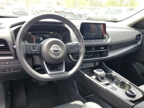 Certified 2024 Nissan Rogue SV w/ SV Premium Package AWD/4WD image 8