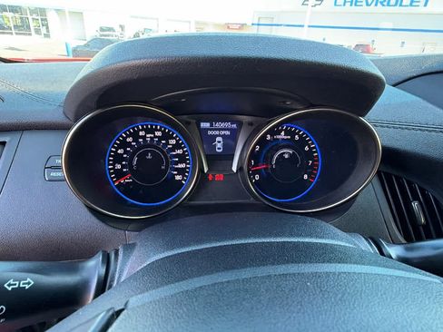 Used 2013 Hyundai Genesis 3.8 RWD image 21