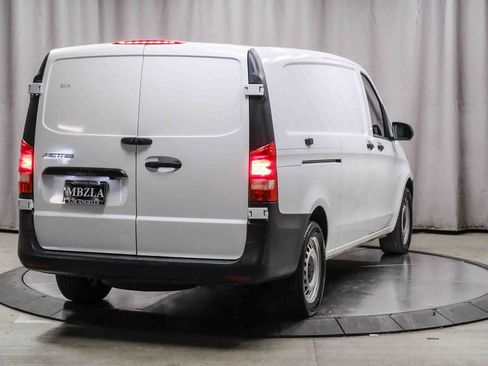 Used 2022 Mercedes-Benz Metris image 4