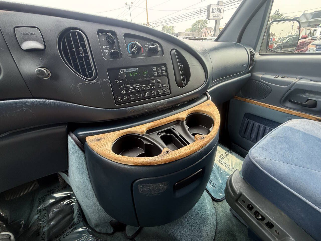 Used 1998 Ford E-150 and Econoline 150 RWD image 19