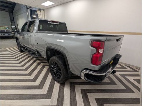 Used 2025 Chevrolet Silverado 3500 LT w/ Leather Package AWD/4WD image 25
