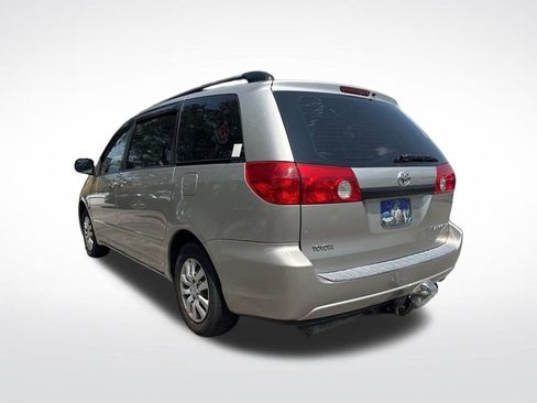Used 2009 Toyota Sienna CE FWD image 6