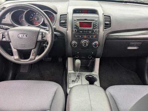 Used 2012 Kia Sorento LX w/ Convenience Pkg FWD image 24