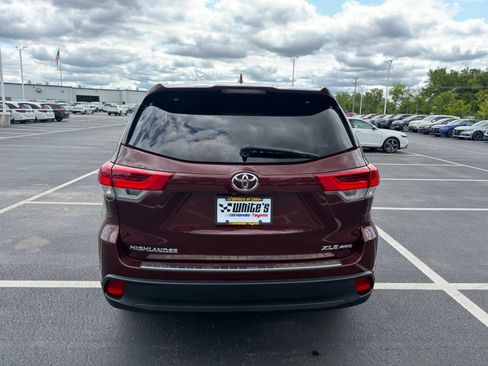 Used 2019 Toyota Highlander XLE AWD/4WD image 5