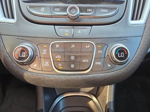 Used 2023 Chevrolet Malibu LT FWD image 23