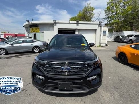 Certified 2023 Ford Explorer XLT w/ Equipment Group 202A AWD/4WD image 5
