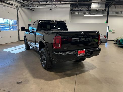 Used 2025 RAM 2500 Limited AWD/4WD image 5
