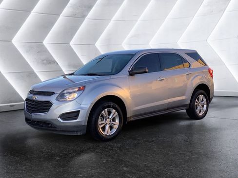Used 2016 Chevrolet Equinox LS image 3