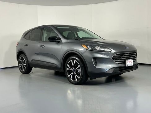 Used 2021 Ford Escape SE w/ SE Sport Appearance Package image 1