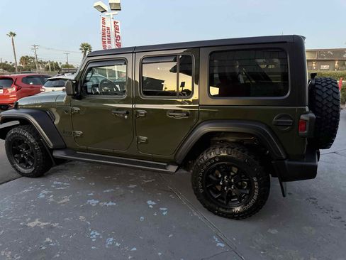 Used 2021 Jeep Wrangler Unlimited Sport AWD/4WD image 26