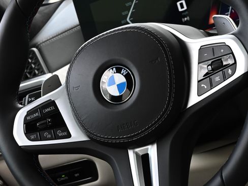 Used 2026 BMW X7 M60i image 31