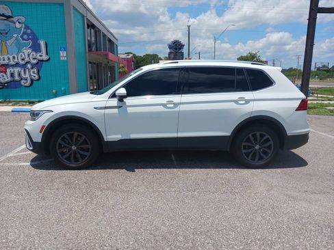 Used 2022 Volkswagen Tiguan SE FWD image 6