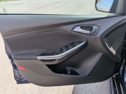Used 2017 Ford Focus ST FWD image 12