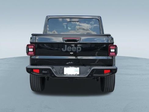 Used 2023 Jeep Gladiator Overland AWD/4WD image 8