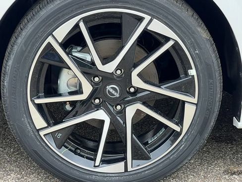 New 2025 Nissan Sentra SR FWD image 6